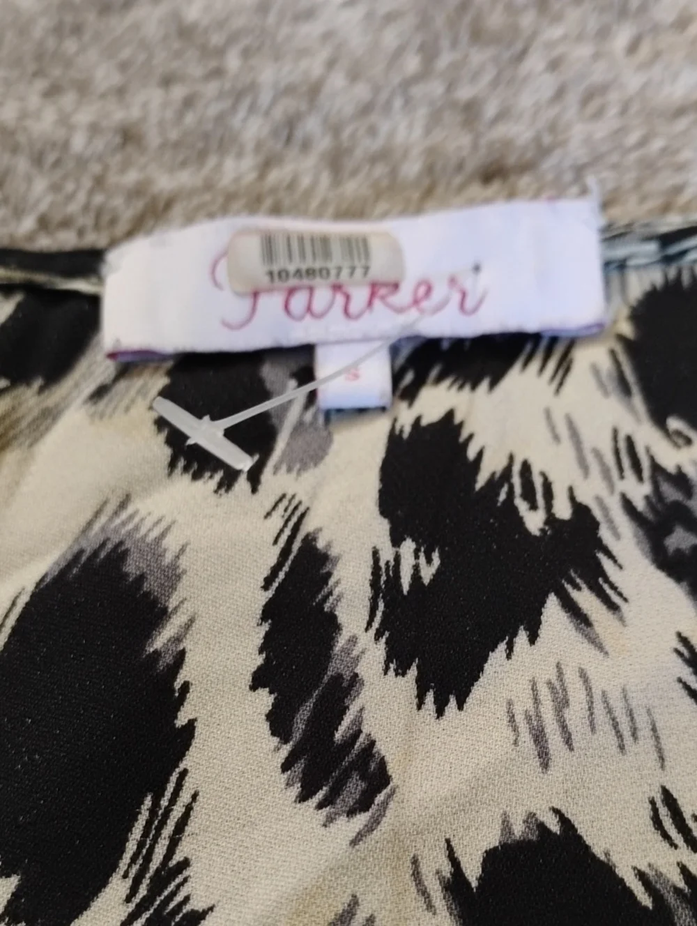 Parker Silk Animal Blouse Cut Out Shoulder Ruffled - Picture 2 of 7